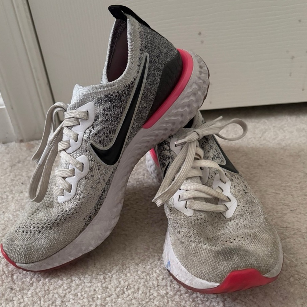Nike Women's Gray Running Shoes